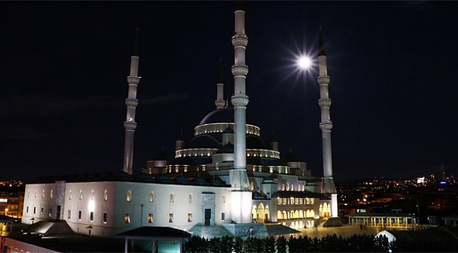 90 bin camide sala okundu