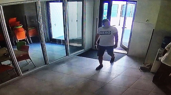 Antalya'da ‘Hero’ tişörtü giyen şahıs tutuklandı