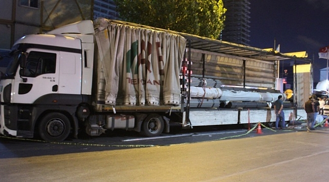 Bağırışların duyulduğu tırın dorsesinde ağır yaralı 3 mülteci çıktı