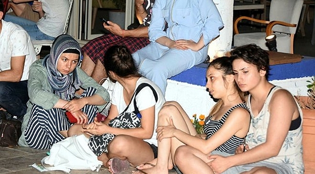 Deprem Sonrası Tatilciler Bölgeden Ayrılıyor