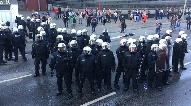 Hamburg’da G20 protestosuna polis müdahalesi