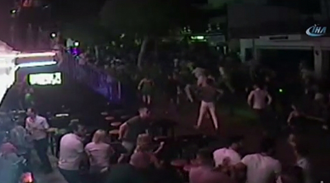 Video Haber... Bodrum'daki Deprem Anında Birbirlerini Ezdiler!