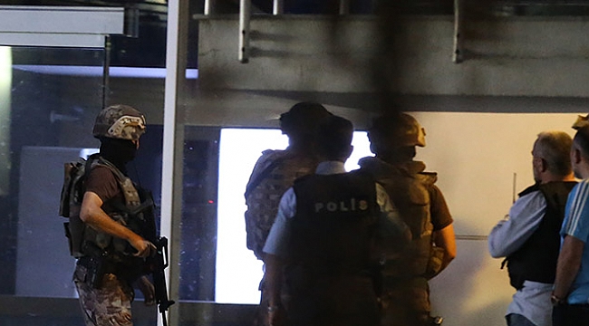 Sinir krizi geçirip etrafa ateş açan şüpheli polisi alarma geçirdi