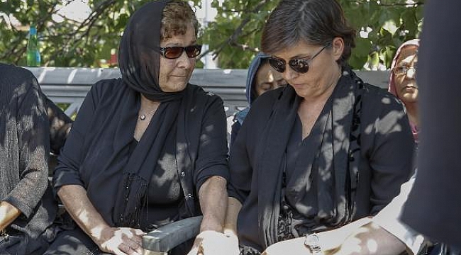 Vatan Şaşmaz son yolculuğuna uğurlandı