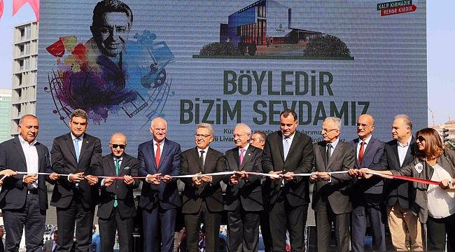 CHP'li belediyede Papandreu'lu açılış