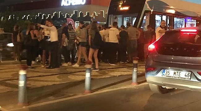 Korkulan Oldu: "Karşıyaka'da Tramvay Kazası"