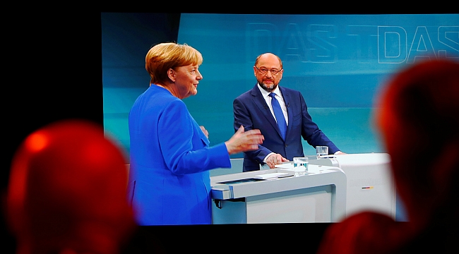 Merkel ve Schulz canlı yayında tartıştı