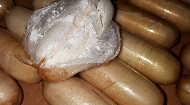 Midesinden 2 kilo uyuşturucu çıktı
