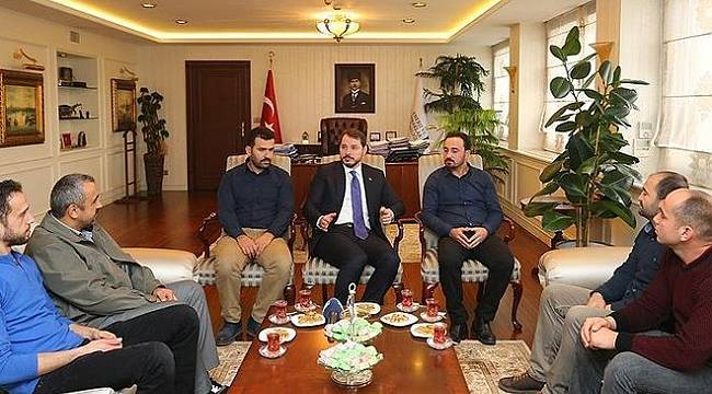 Bakan Albayrak'tan "koltuklar kirlenmesin" diyen madencilere davet