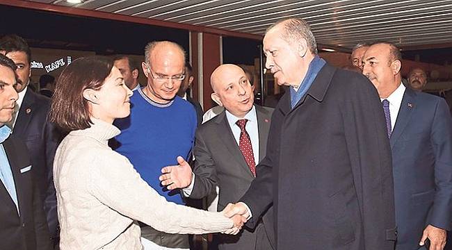 'Başucunda dua okudu'