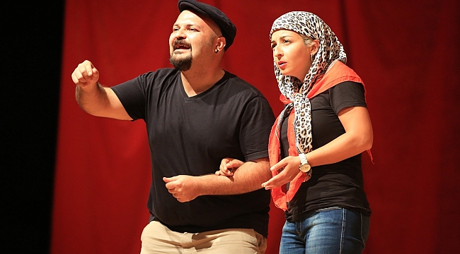 Gaziemir'de bol kahkahalı sezon açılışı