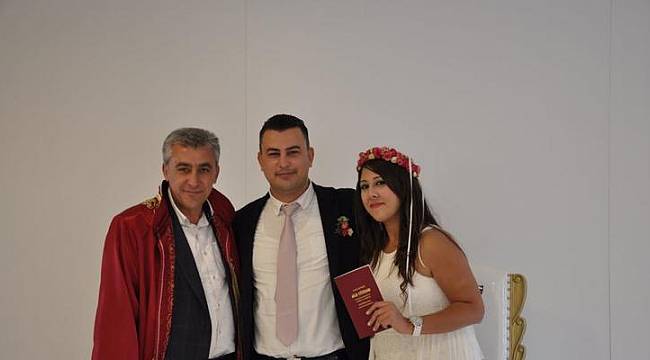 Güzelbahçe’de 1 liraya nikah