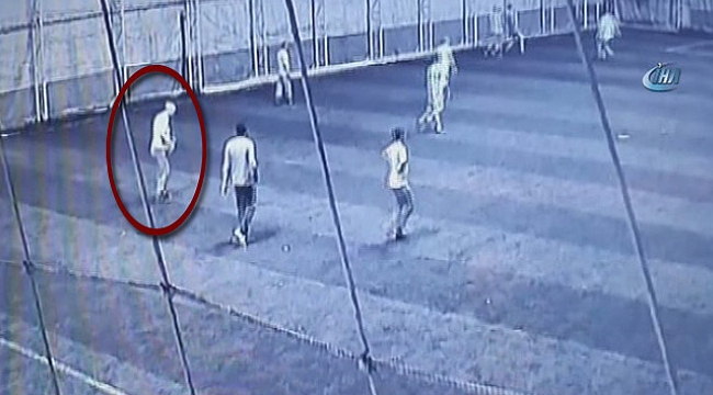 Halı sahada hayatını kaybeden öğretmen kamerada