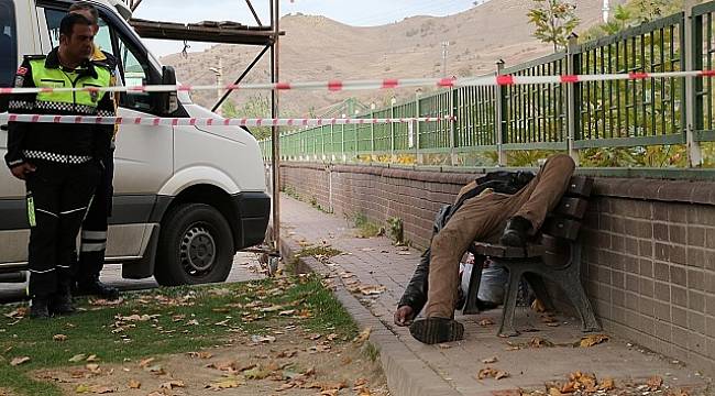 Kolonya içtiği iddia edilen şahıs bankta ölü bulundu