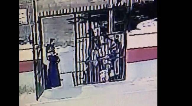 Öğretmene Dayak Kamerada