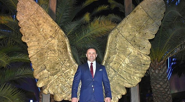 Şairlerin dizeleri heykel oldu