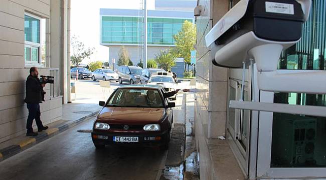 Dünyanın en büyük ikinci sınır kapısında izinsiz kuş bile uçamıyor