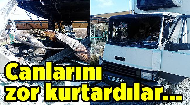 İzmir'de trafik kazası yapan kamyon alev aldı