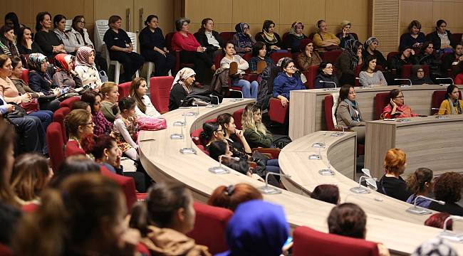 Ailede kadının rolü anlatıldı