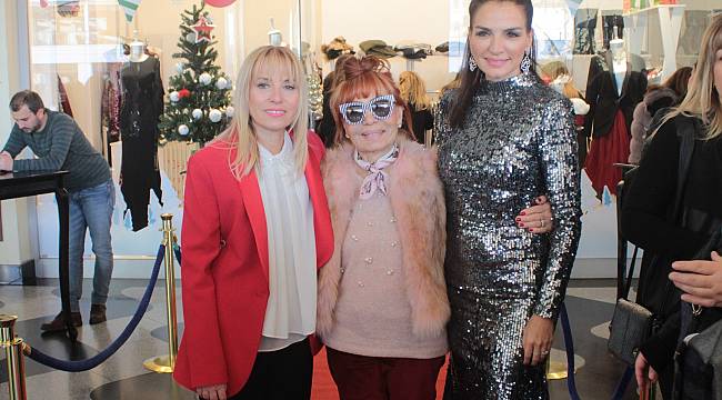 Akel imzası İzmir’de