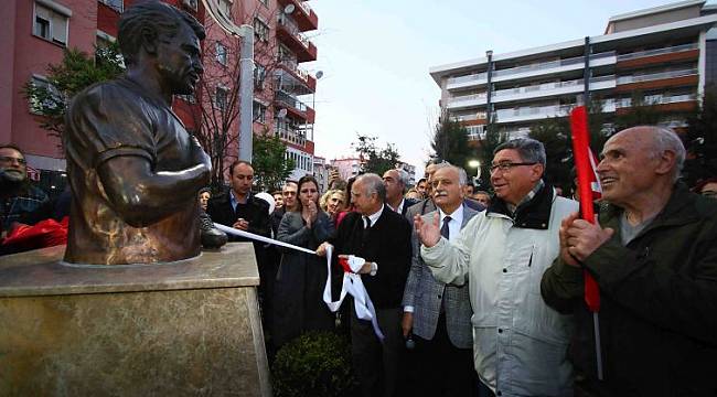 Bayraklı'da 2 açılış birden