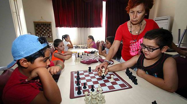 Bayraklı’ da yeteneklerini keşfediyorlar