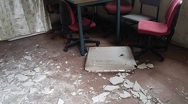 Dökülen sıvalar okulda paniğe neden oldu