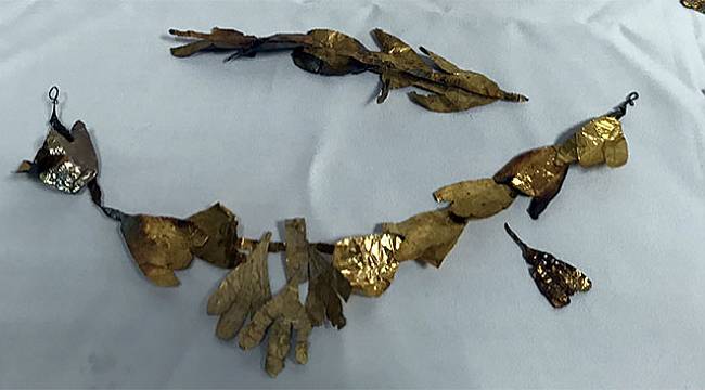 2 bin 200 yıllık tarihi taç ele geçirildi