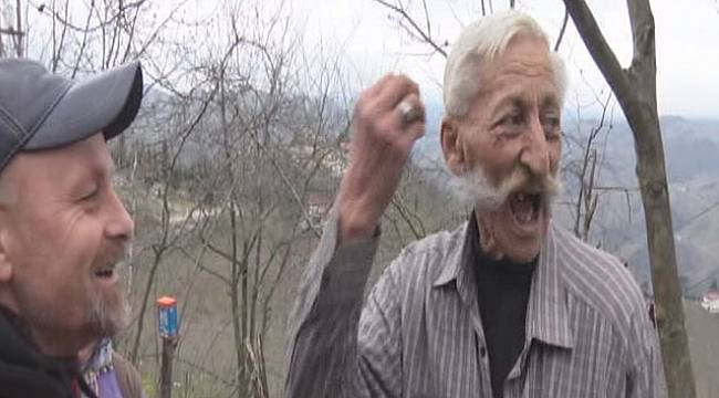 Bu adam görenleri şaşırtıyor !