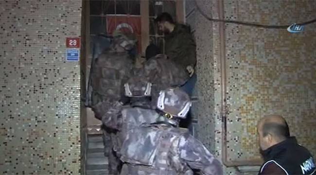 Zeytinburnu’nda şafak vakti narkotik operasyonu