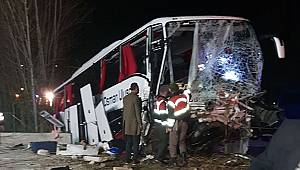 Çorum'da yolcu otobüsü kazası: 2 ölü, çok sayıda yaralı