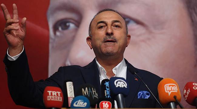 'Yurtdışına kaçanların ensesindeyiz'