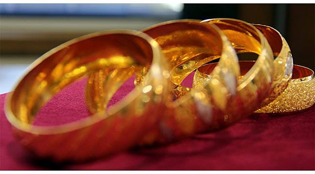 Altın, euro ve doları solladı