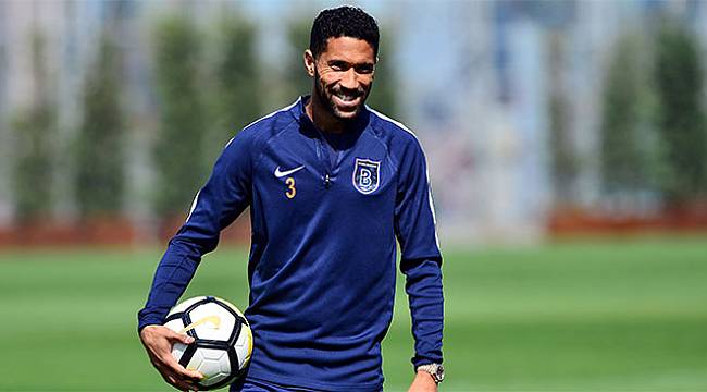 Gael Clichy: 'Kendi oyunumuzu oynarsak Galatasaray maçından istediğimizi alırız'