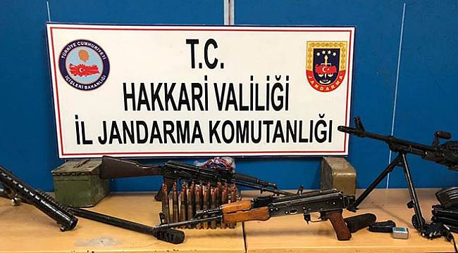 Hakkari kırsalında silah, mühimmat ele geçirildi