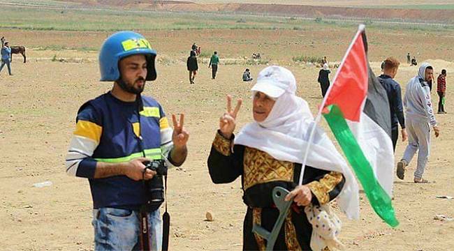 İsrail askerleri Gazze&#039;de bir gazeteciyi öldürdü