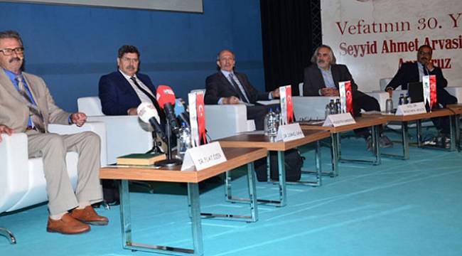 Müstesna eğitimci büyük mütefekkir