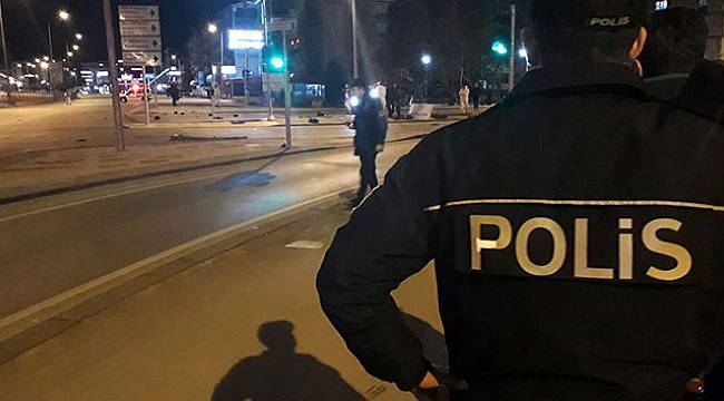 Zırhlı araç dereye yuvarlandı: 2 polis yaralı