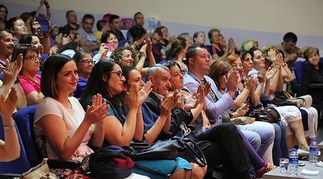 Fidanlar ile çınarlar aynı sahnede