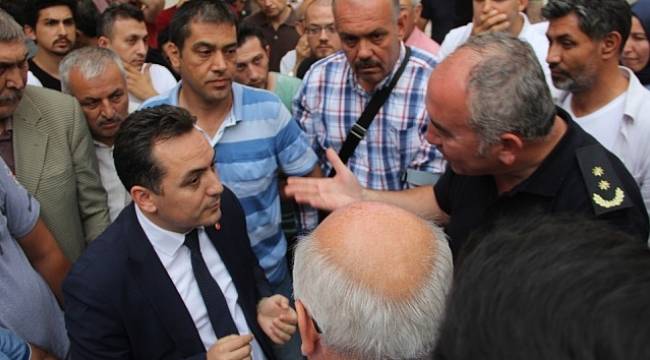 İYİ Partililer ile zabıtalar arasında arbede