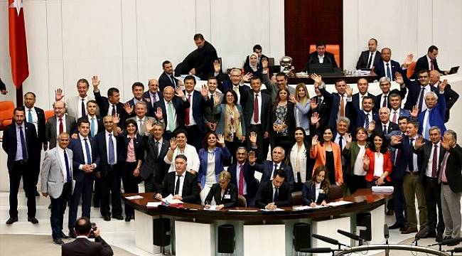 Meclis seçimlere kadar tatil