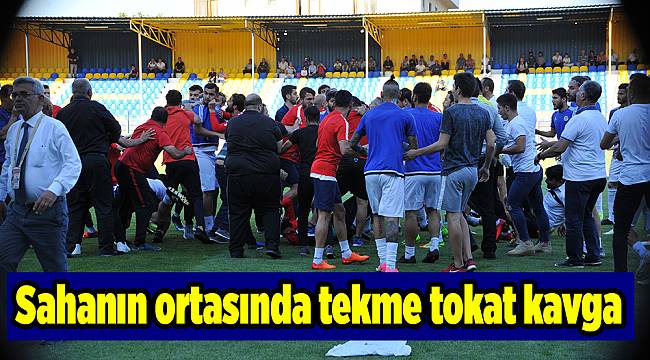 Sahanın ortasında tekme tokat kavga