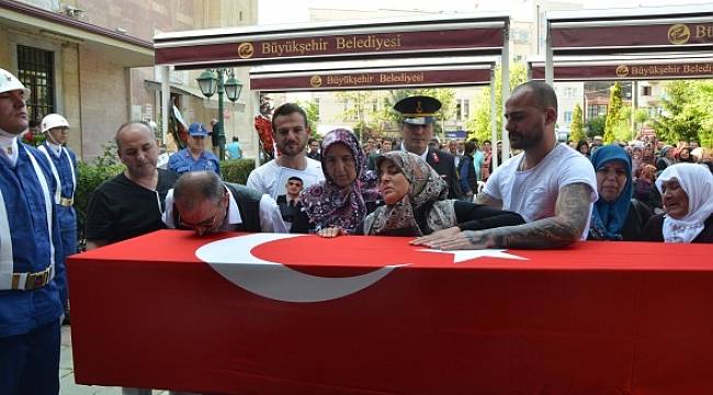 Şehit annesinin sözleri yürek dağladı!