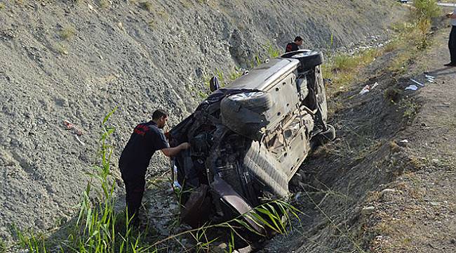 İki otomobil kafa kafaya çarpıştı: 10 yaralı
