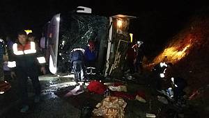 Karaman'da otobüs devrildi: 3 ölü, 40 yaralı