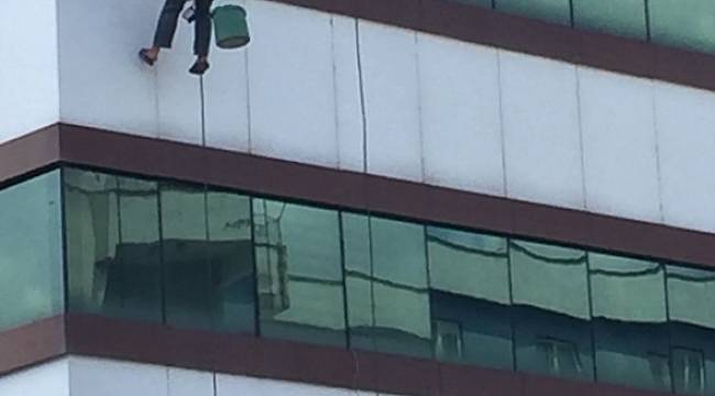 O an cep telefonunun kamerasını açtı ve... Havada korkunç ölüm!