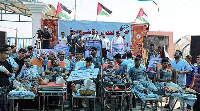 Gazzeli hastalar İsrail’i protesto etti