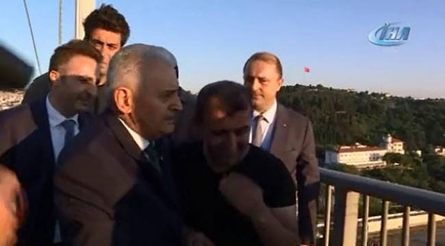 Köprüdeki intihar teşebbüsünü Başbakan Yıldırım önledi