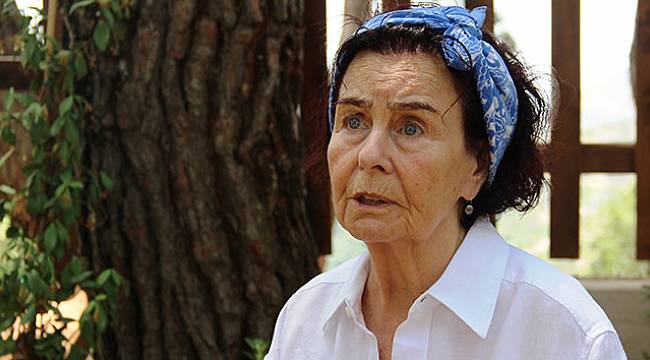 Ünlü sanatçı Fatma Girik, takıntılı hayranından davacı oldu