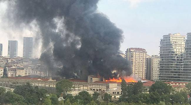 Zeytinburnu’nda eski tekstil atölyesinde korkutan yangın